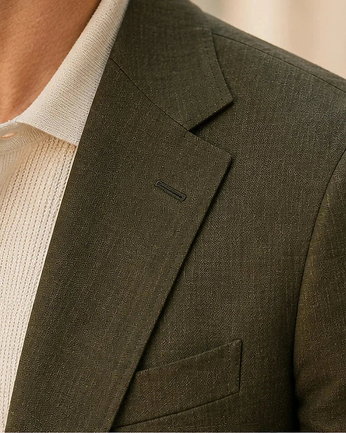 DFCOLOR::Olive::Dark Olive Unstructured Two-Piece Suit fabric and tailoring detail