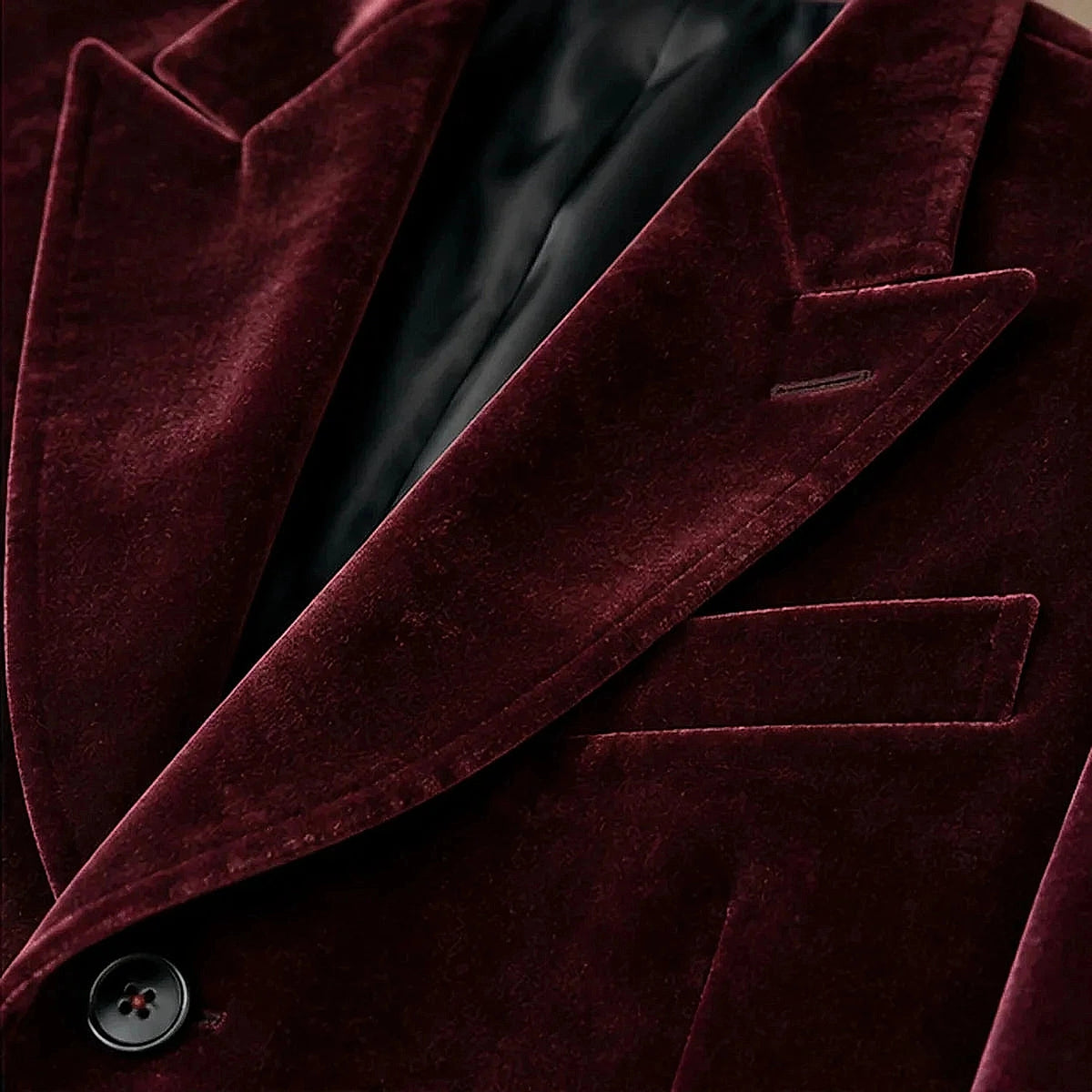 DFCOLOR::Burgundy::Burgundy Velvet Peak-Lapel Blazer — detail view